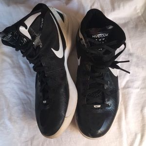 Women’s size 10 Nike hyperdunk basketball shoes